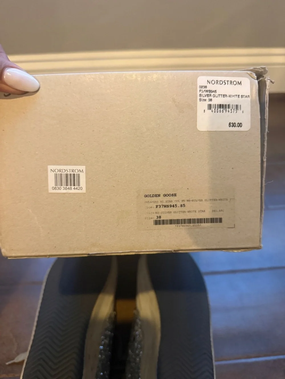 Authentic Golden Goose Glittery Low-Top Sneakers with Metallic Accents - Picture 7 of 7